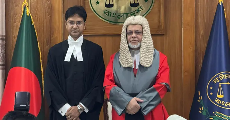 বিচারপতি হিসেবে শপথ নিলেন দেবাশীষ রায় চৌধুরী